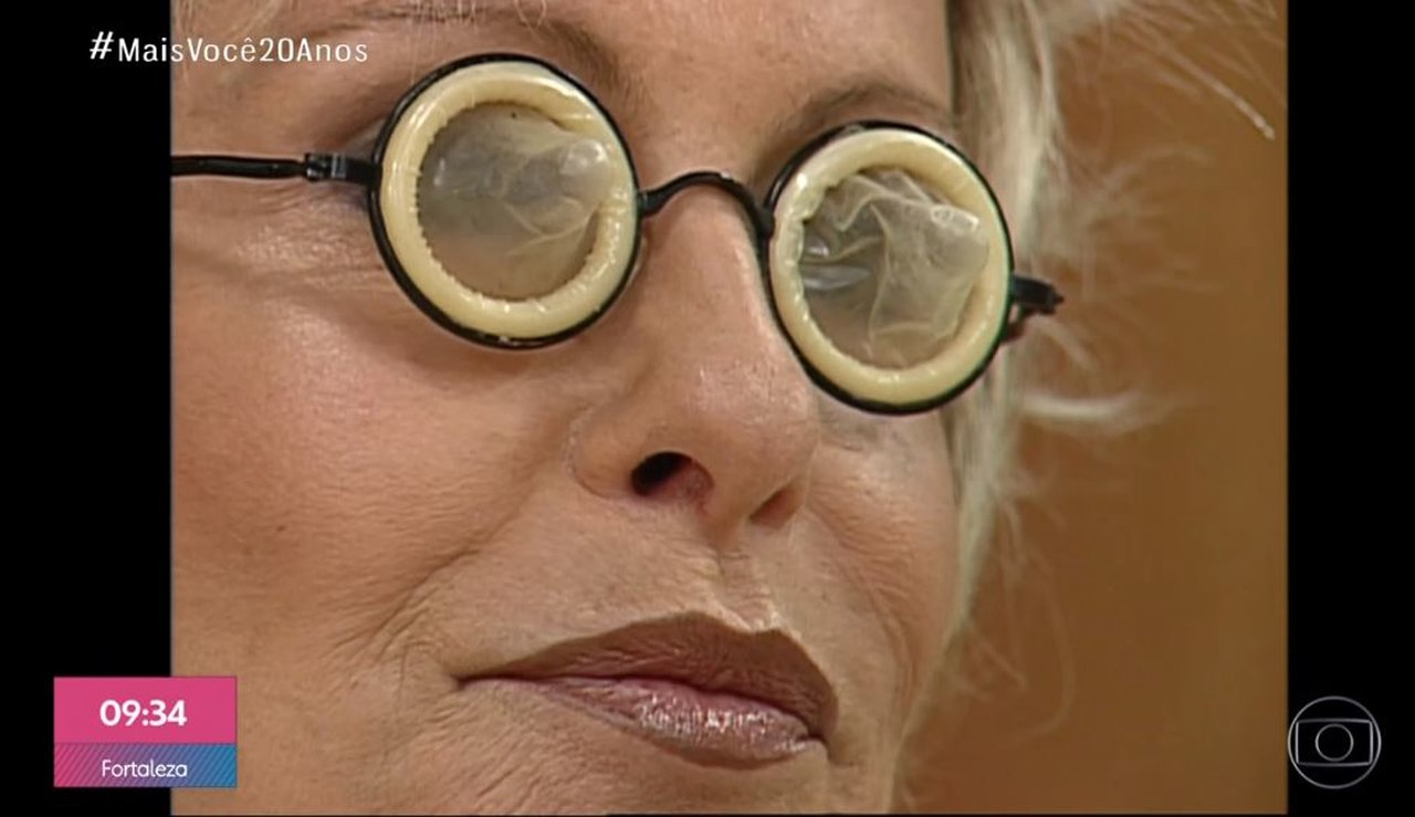 Para não enxergar falsidade de Louro José, Ana Maria usa novos óculos